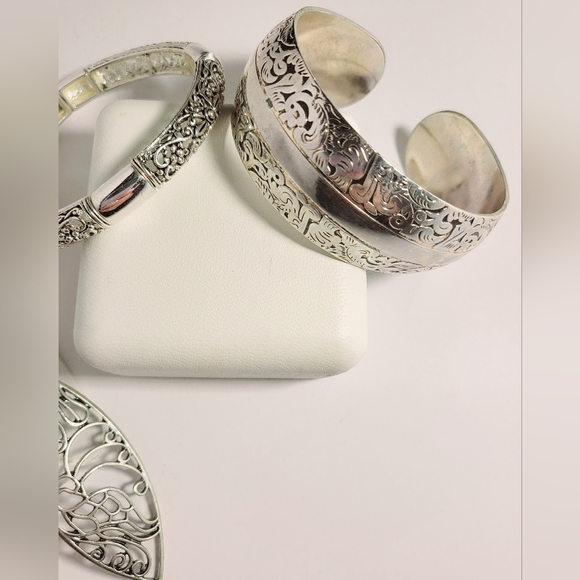🕳️ Silver-Accent Jewellry Set - Picture 11 of 15